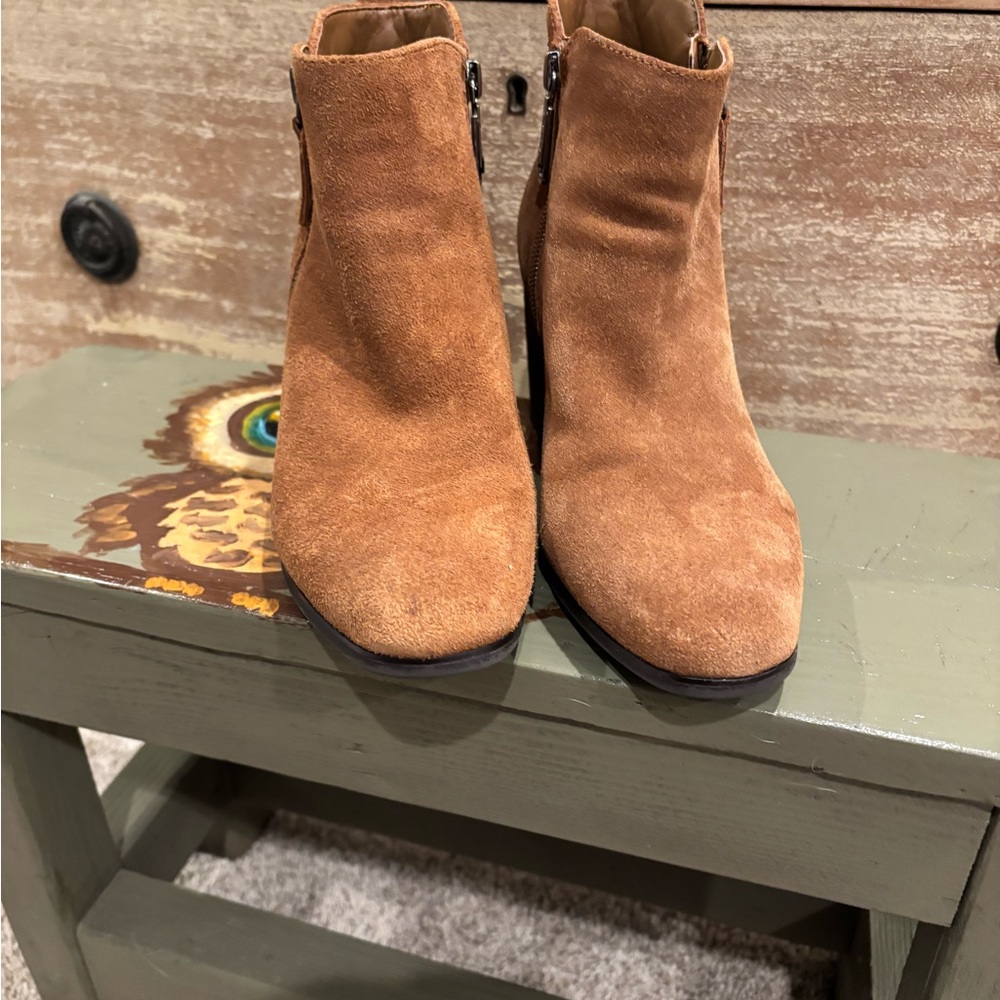 Blondo Suede Ankle Boots 6 - Picture 3 of 7
